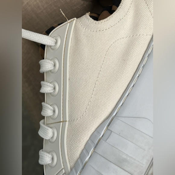 FENDI FORCE White Canvas Women's Sneakers - Picture 6 of 15